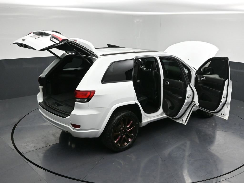Used 2018 Jeep Grand Cherokee Altitude image 33