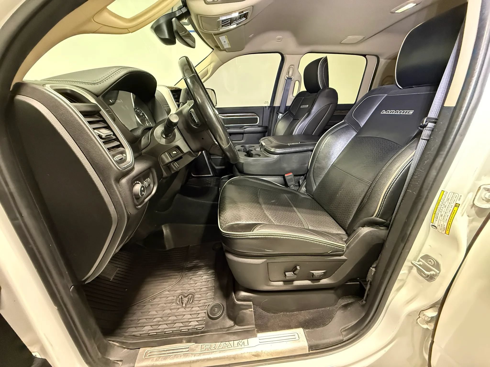 Used 2020 RAM 2500 Laramie w/ Body Color Bumper Group AWD/4WD image 16