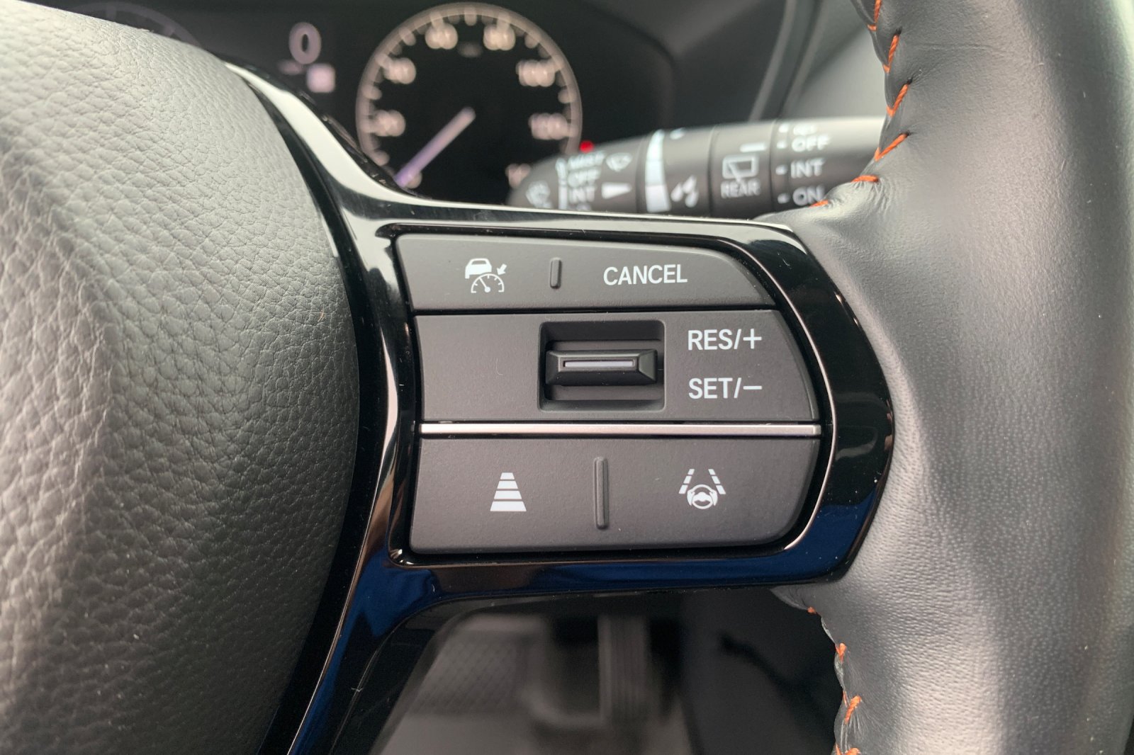 Used 2025 Honda HR-V Sport image 30