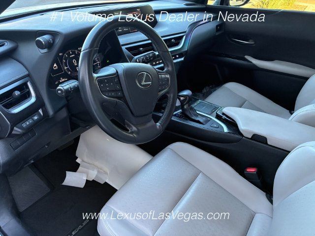 Used 2019 Lexus UX 200 w/ Accessory Package 2 FWD image 4