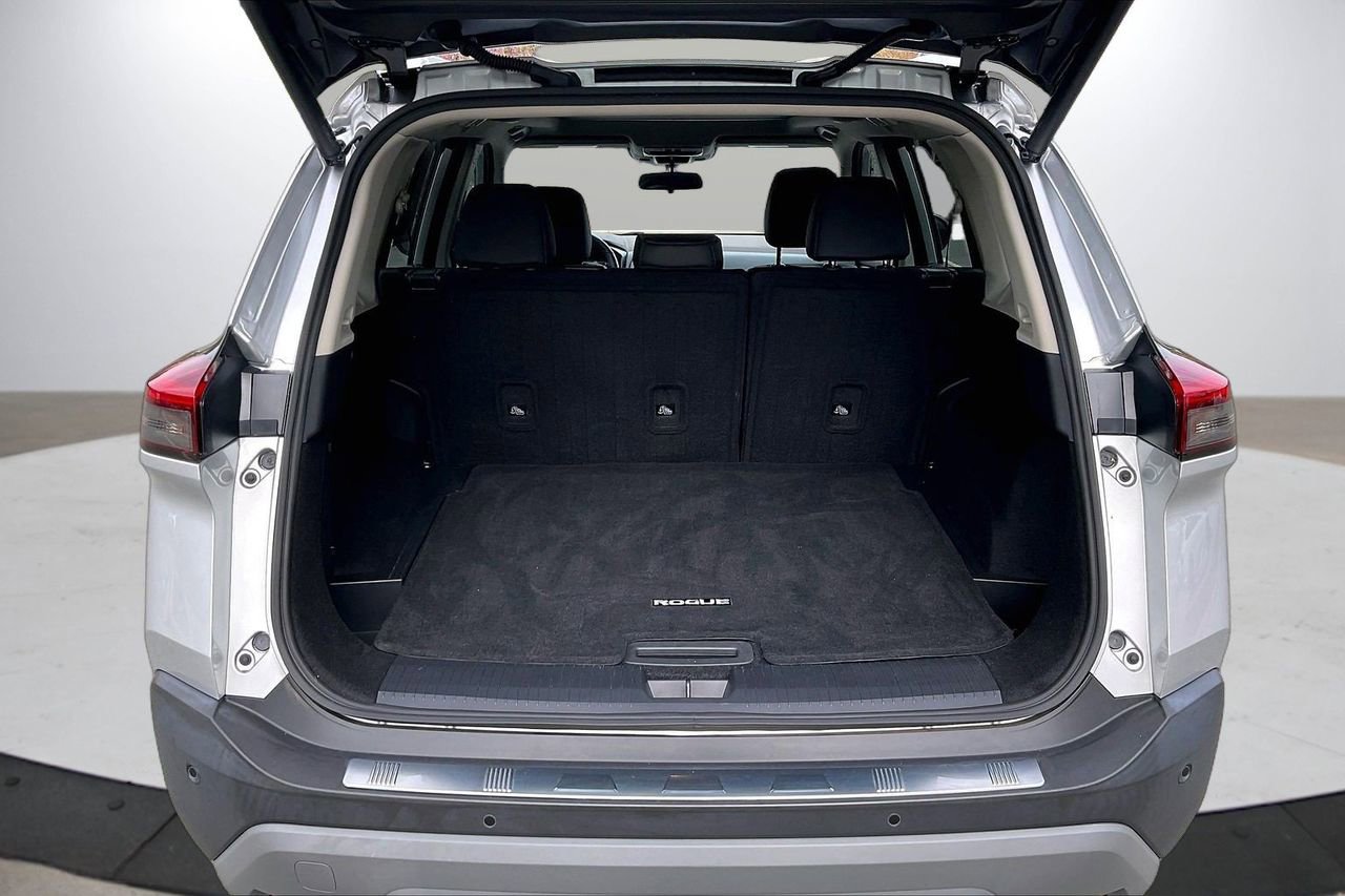 Used 2023 Nissan Rogue SV w/ SV Premium B Package image 26
