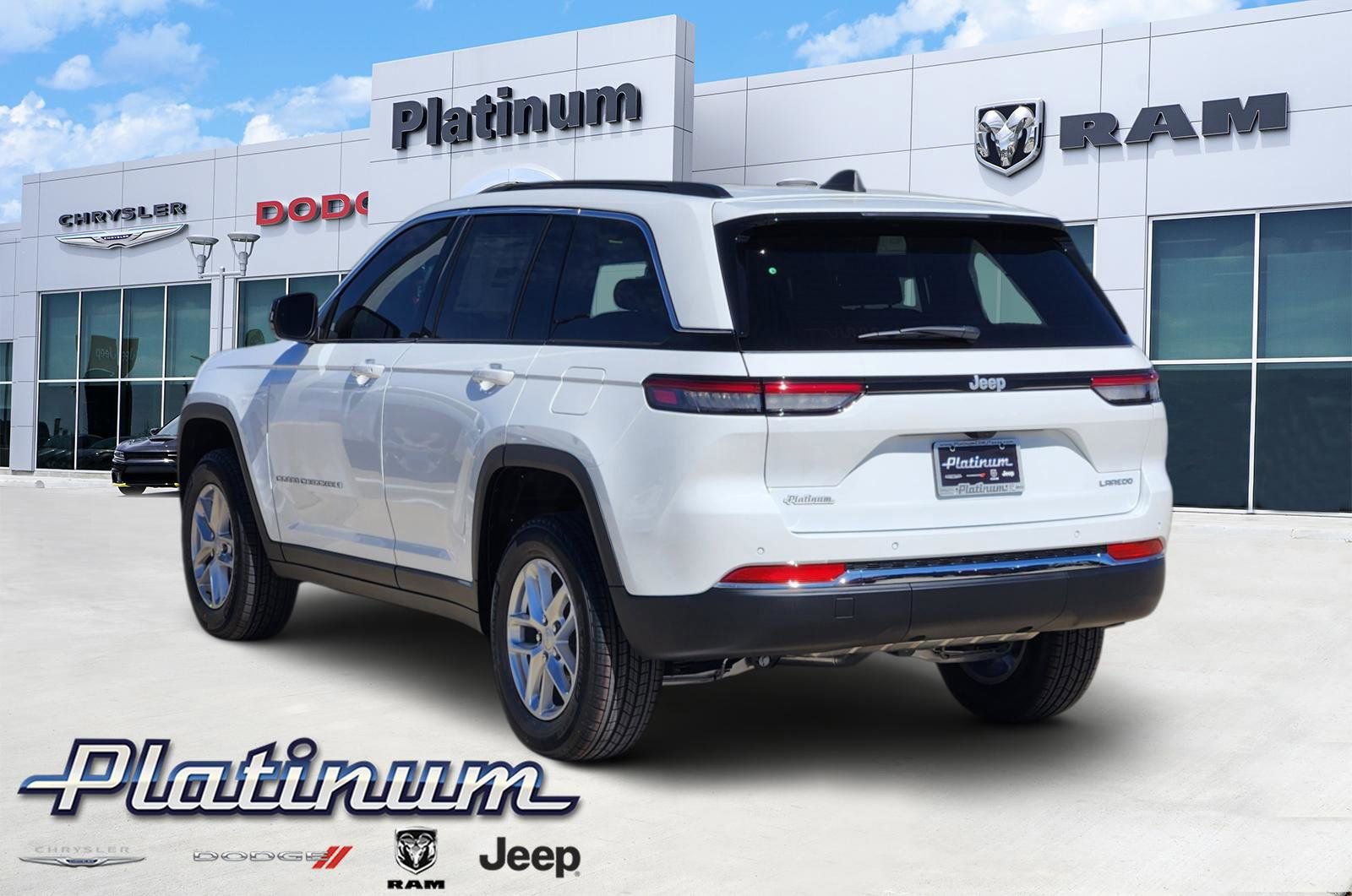 New 2026 Jeep Grand Cherokee Laredo RWD image 4