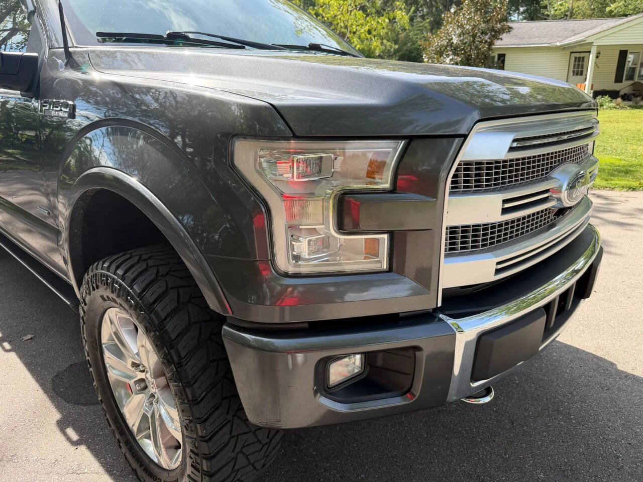 Used 2015 Ford F150 Platinum w/ Equipment Group 701A Luxury AWD/4WD image 51