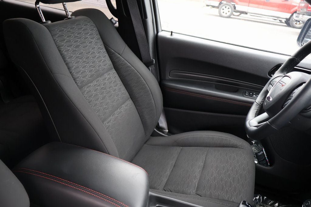 Used 2025 Dodge Durango GT RWD image 16