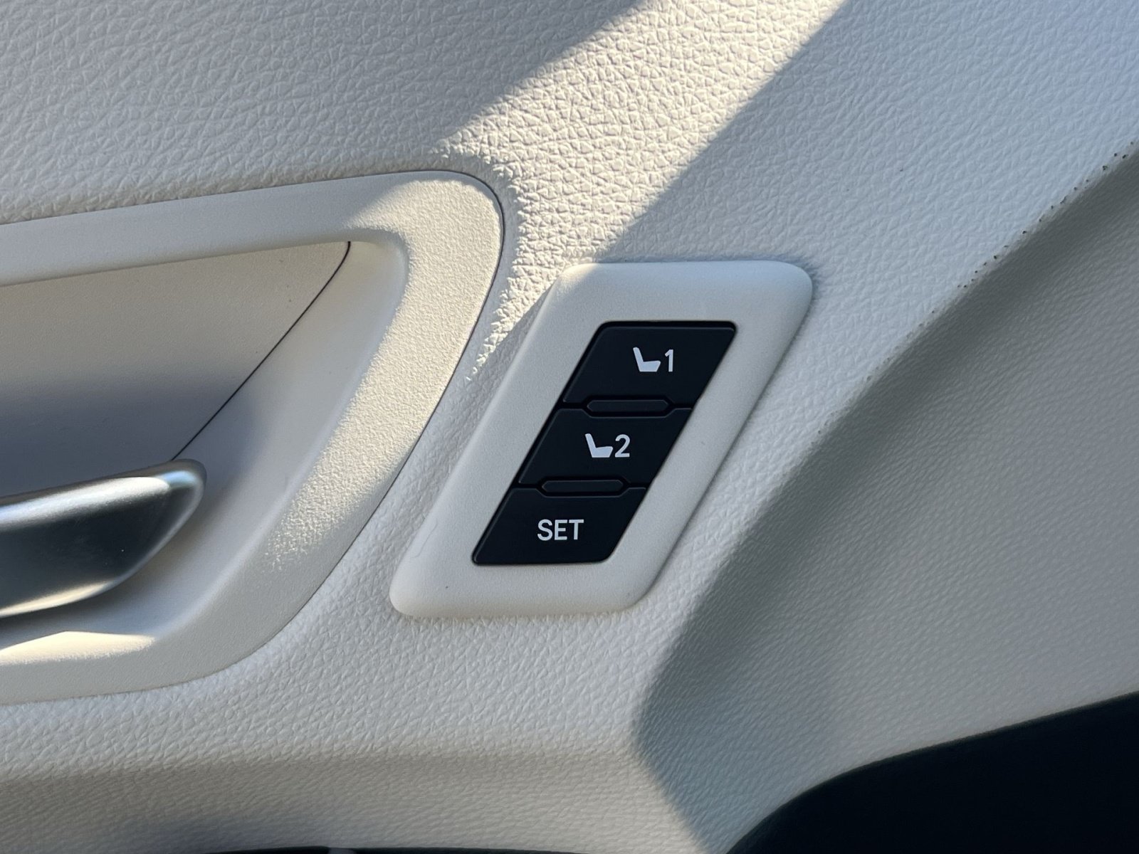 New 2026 Toyota Sienna Platinum AWD/4WD image 25