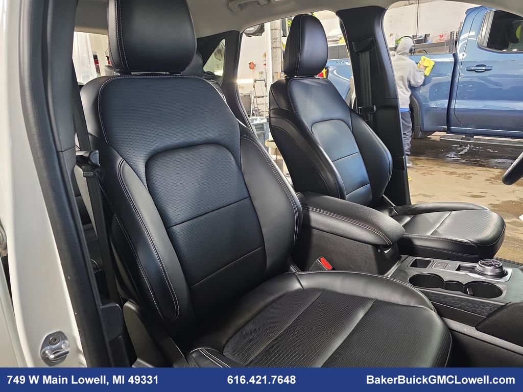 Used 2024 Ford Escape Platinum image 10