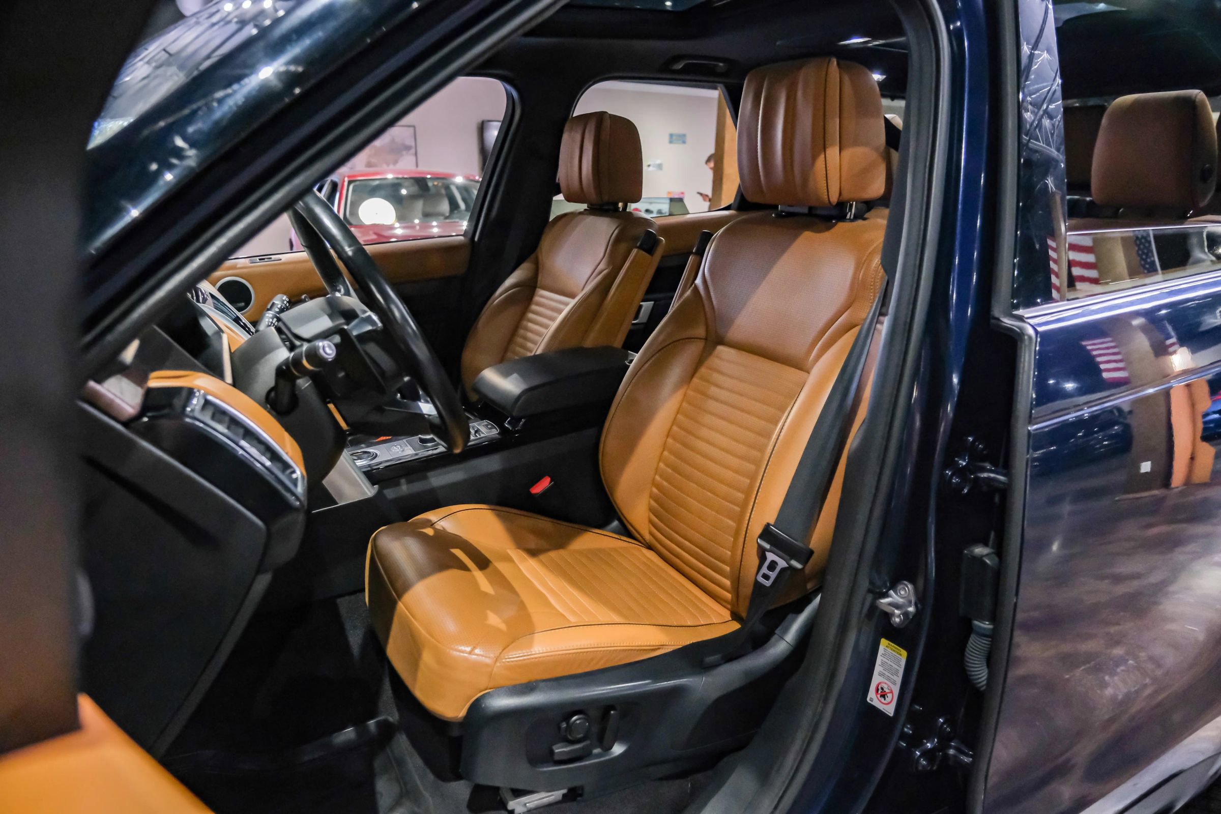 Used 2019 Land Rover Discovery HSE Luxury image 4