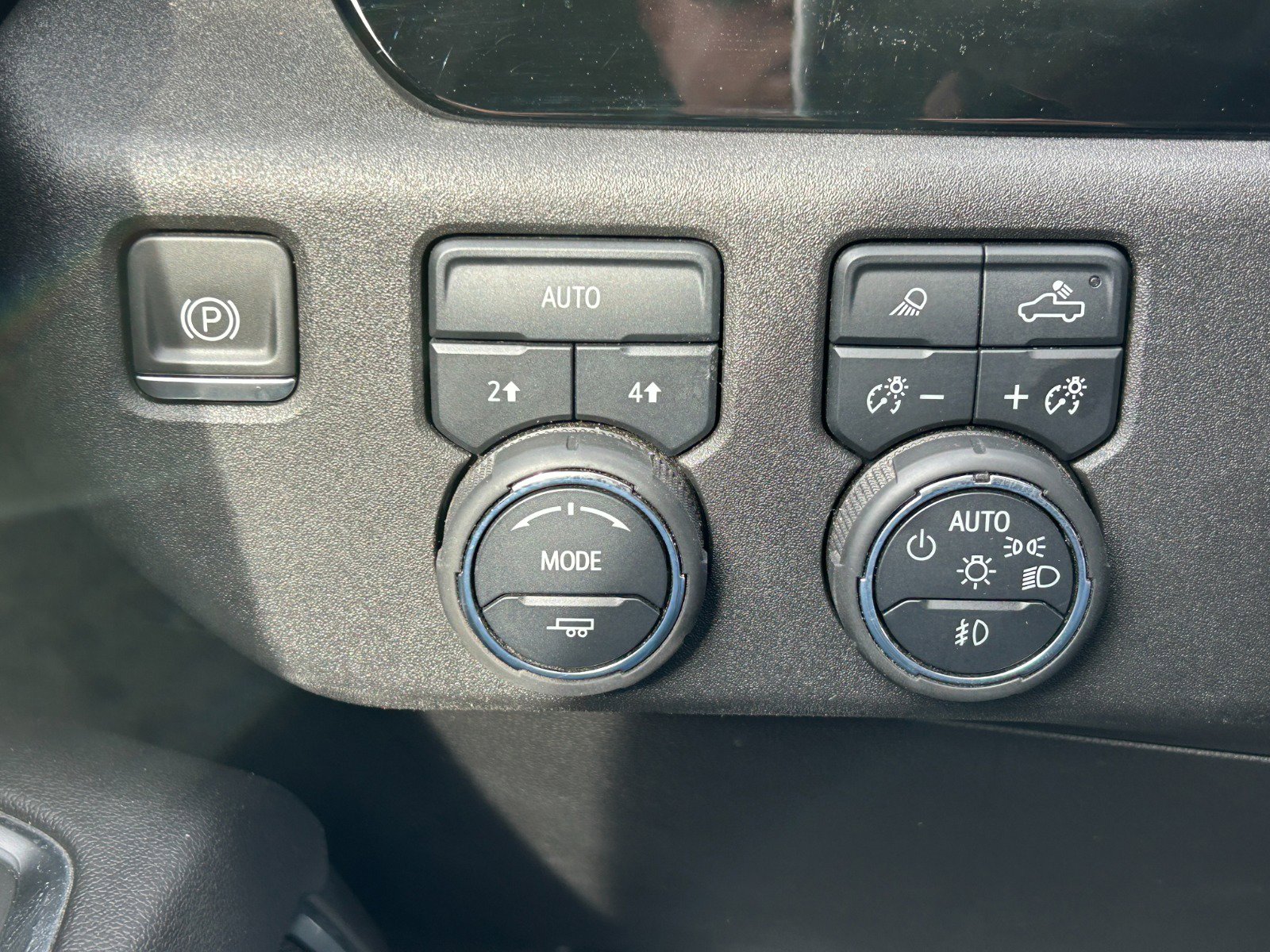 Used 2023 Chevrolet Silverado 1500 LTZ image 30