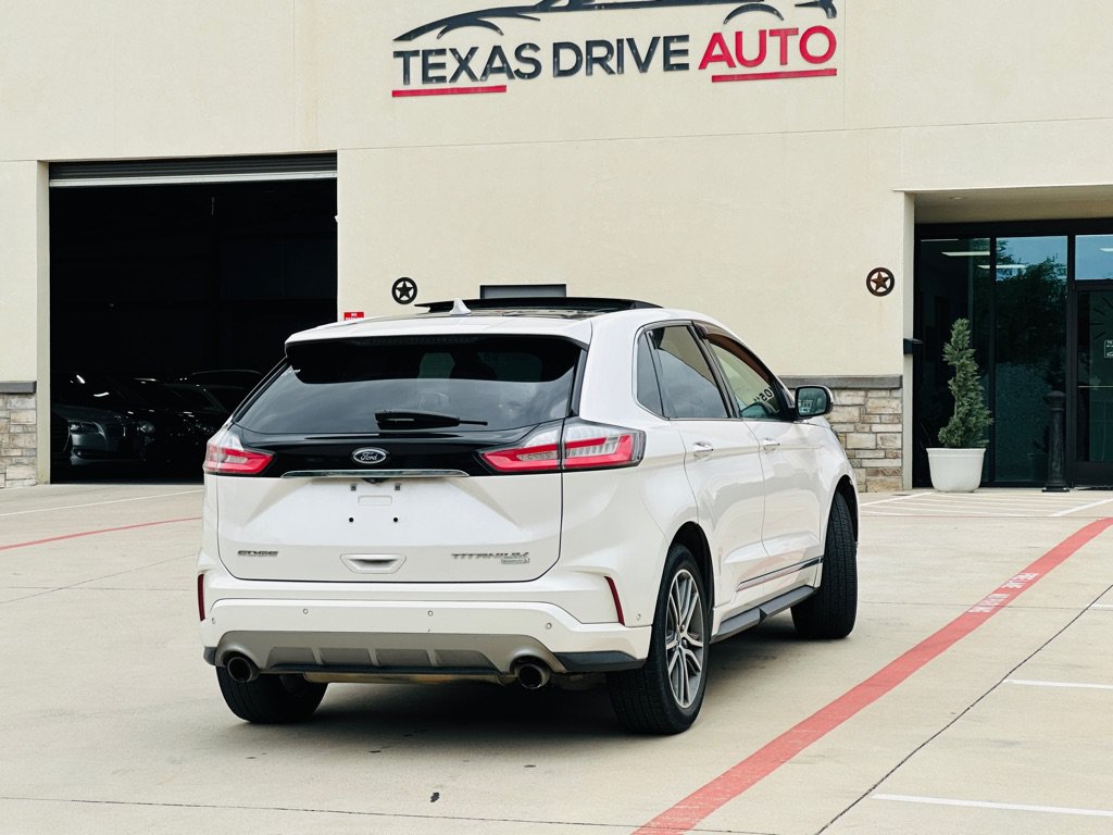 Used 2019 Ford Edge Titanium w/ Equipment Group 301A FWD image 9