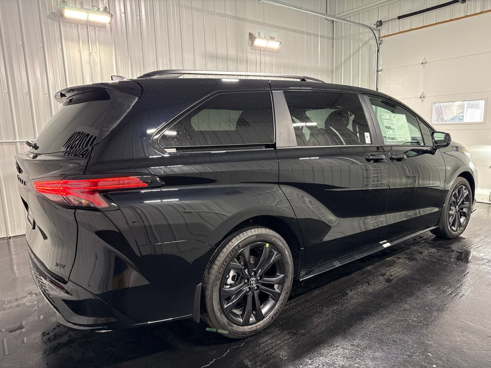 New 2026 Toyota Sienna XSE FWD image 3