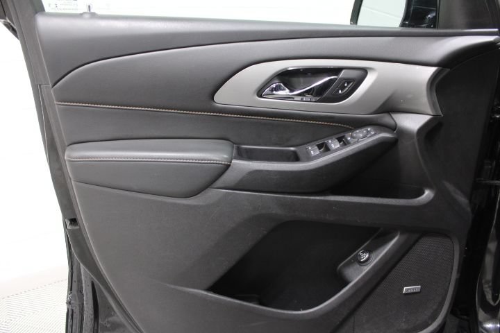 Used 2020 Chevrolet Traverse LT w/ LT Premium Package AWD/4WD image 18