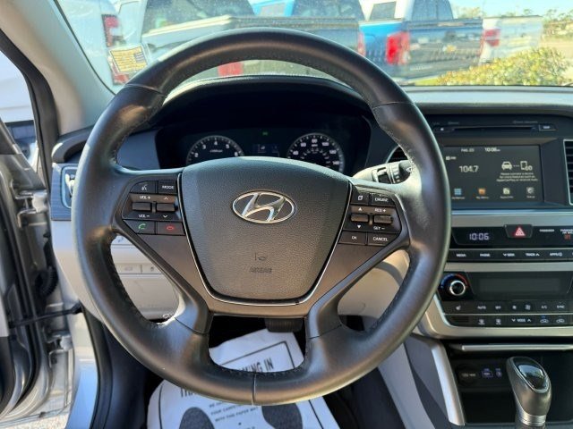 Used 2017 Hyundai Sonata Limited image 20