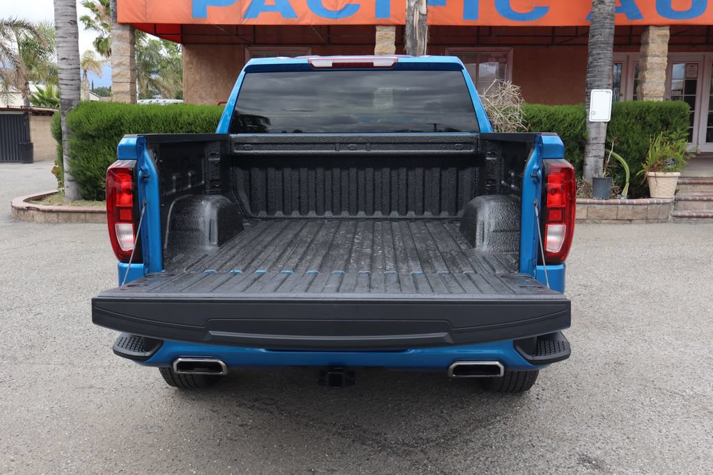 Used 2023 GMC Sierra 1500 Elevation w/ X31 Off-Road Package AWD/4WD image 8