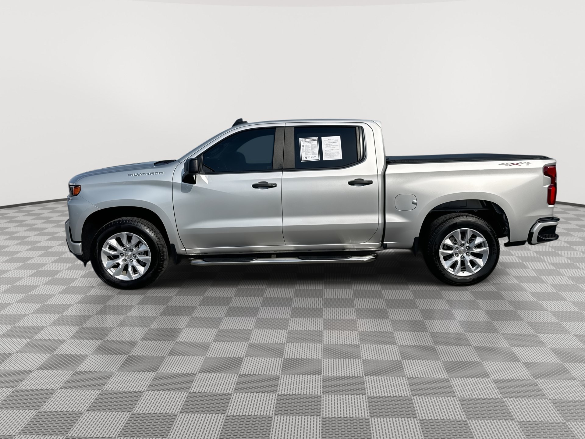 Used 2020 Chevrolet Silverado 1500 Custom w/ Custom Value Package AWD/4WD image 5