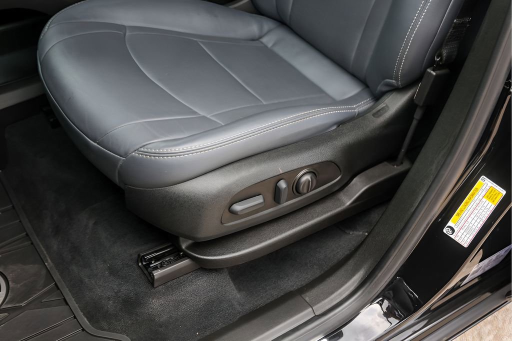 Used 2023 Buick Enclave Essence w/ Experience Buick Package image 11