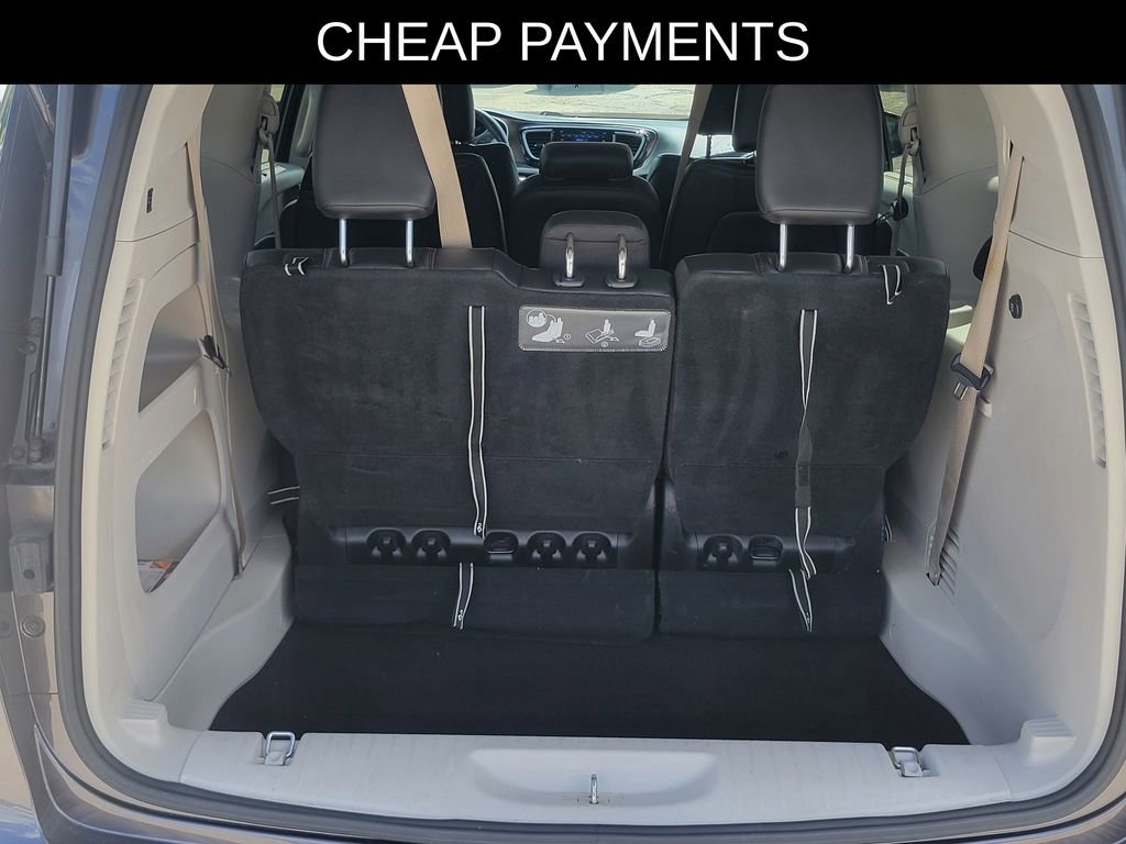 Used 2019 Chrysler Pacifica Touring-L FWD image 6