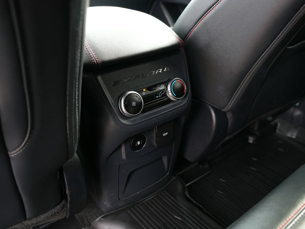 Used 2025 Ford Explorer ST-Line RWD image 26