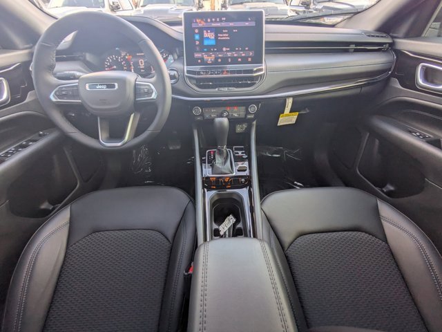 New 2026 Jeep Compass Latitude image 13