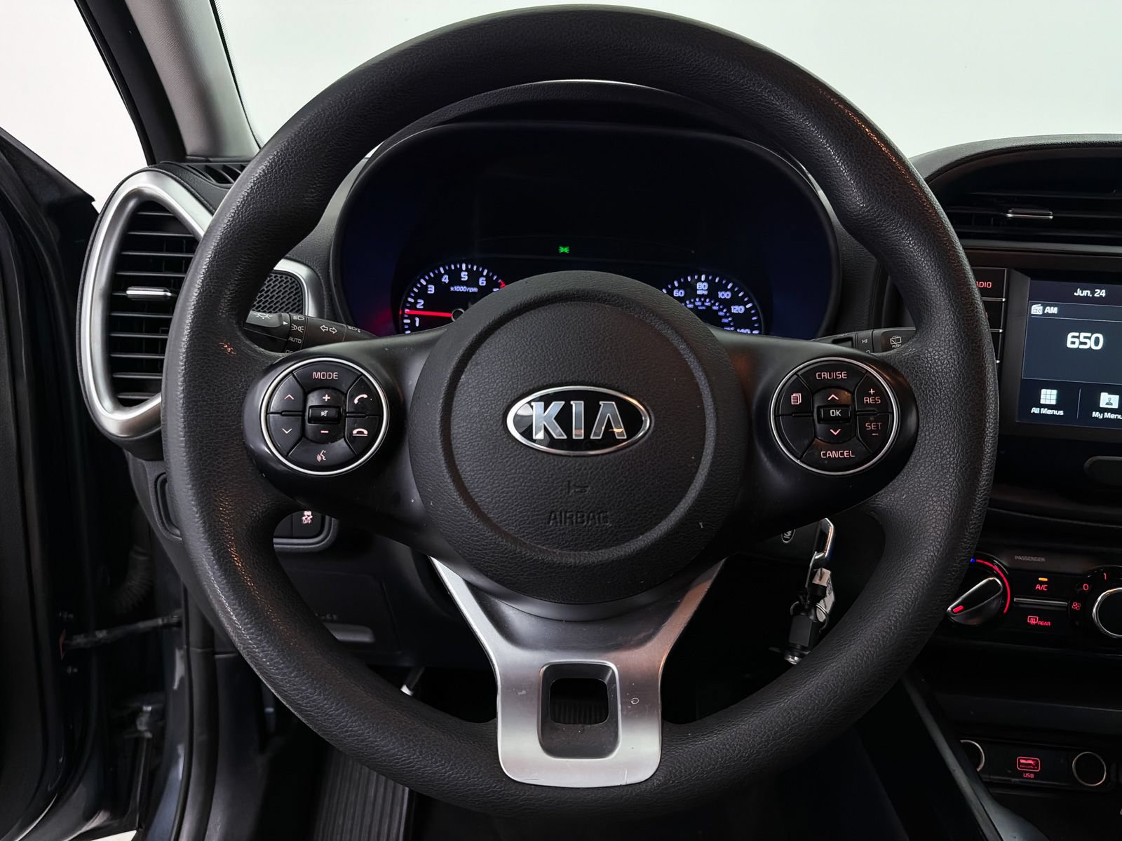 Used 2021 Kia Soul LX FWD image 3