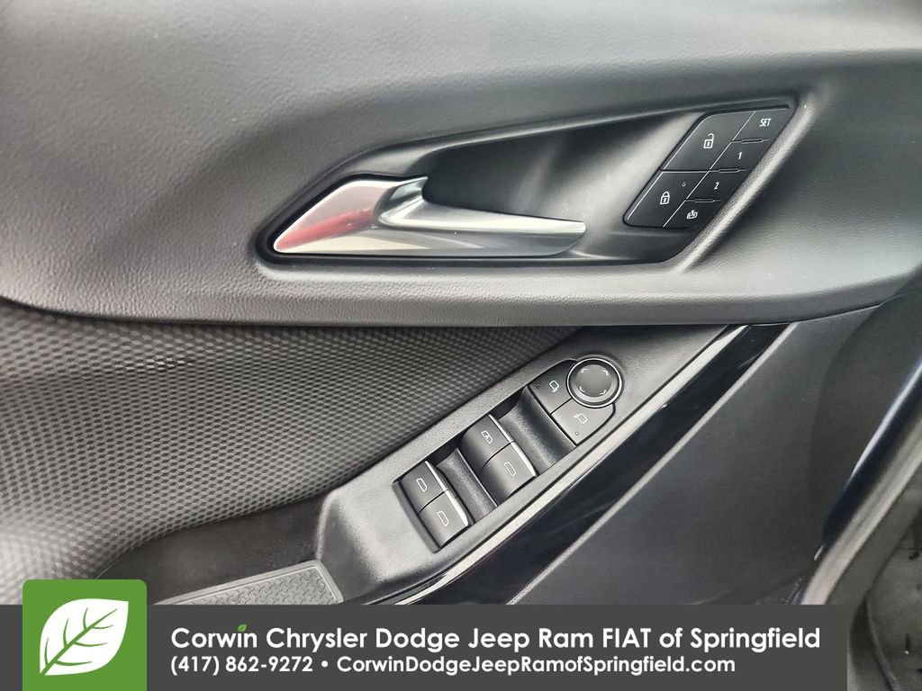 Used 2025 Chevrolet Equinox RS w/ Convenience Package III image 20