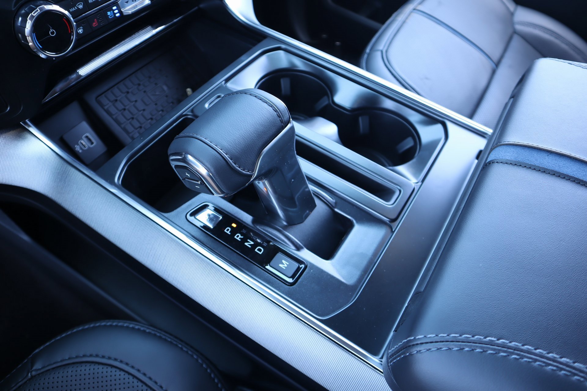 New 2025 Ford F150 Platinum w/ Equipment Group 702A High image 10