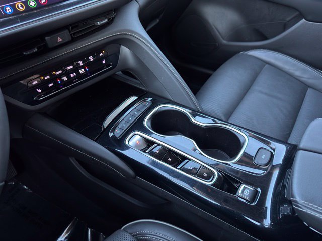 Certified 2021 Buick Envision Essence w/ Sport Touring Package AWD/4WD image 21