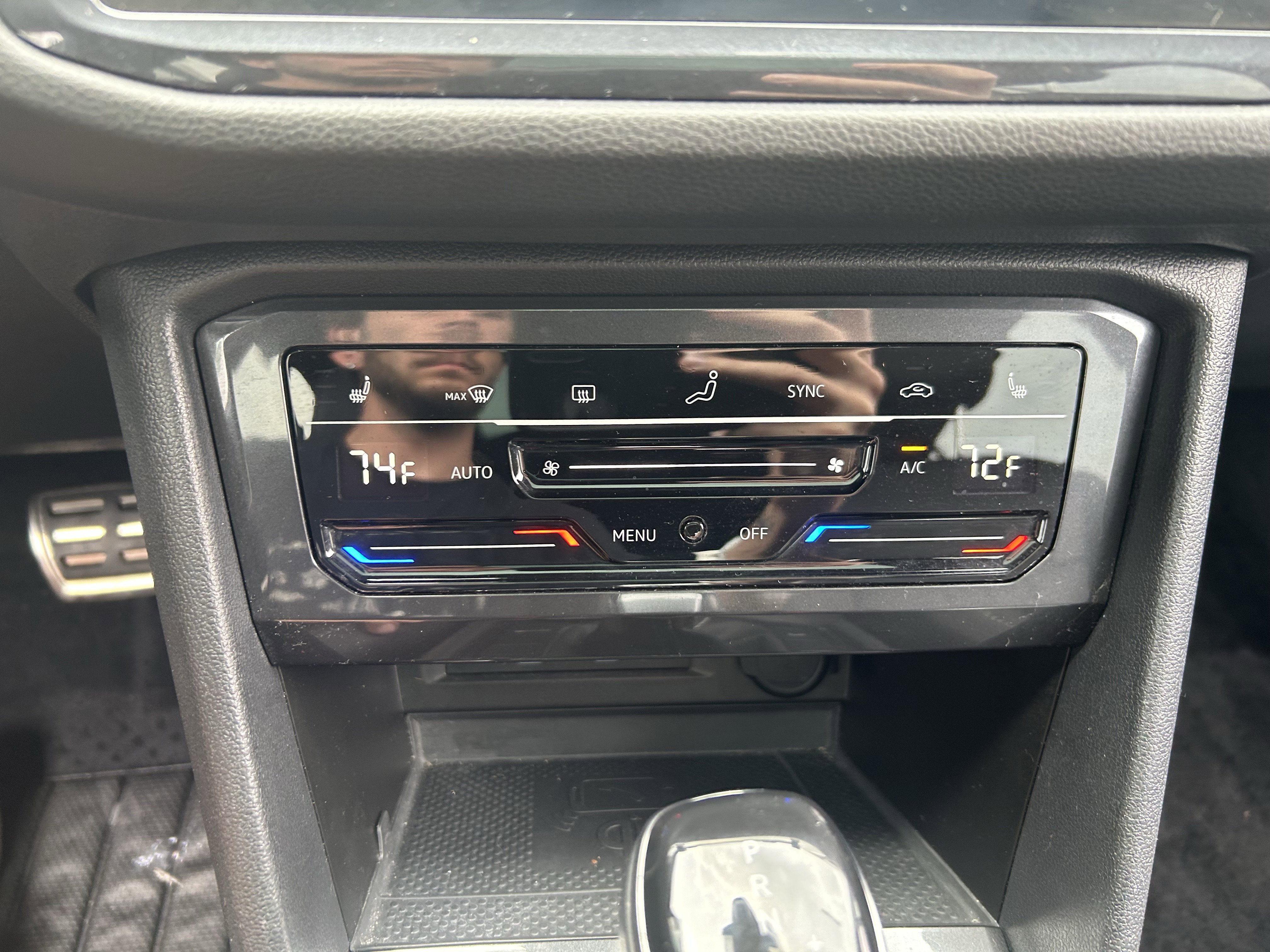 Certified 2022 Volkswagen Tiguan SE R-Line AWD/4WD image 14