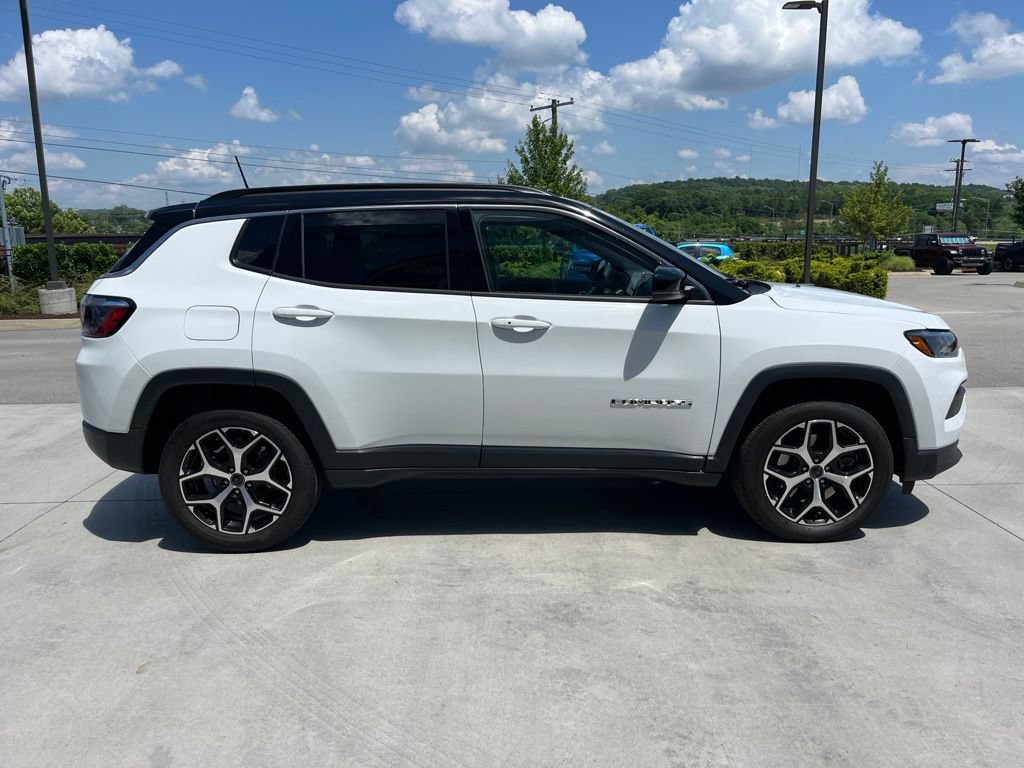 Used 2025 Jeep Compass Limited AWD/4WD image 20