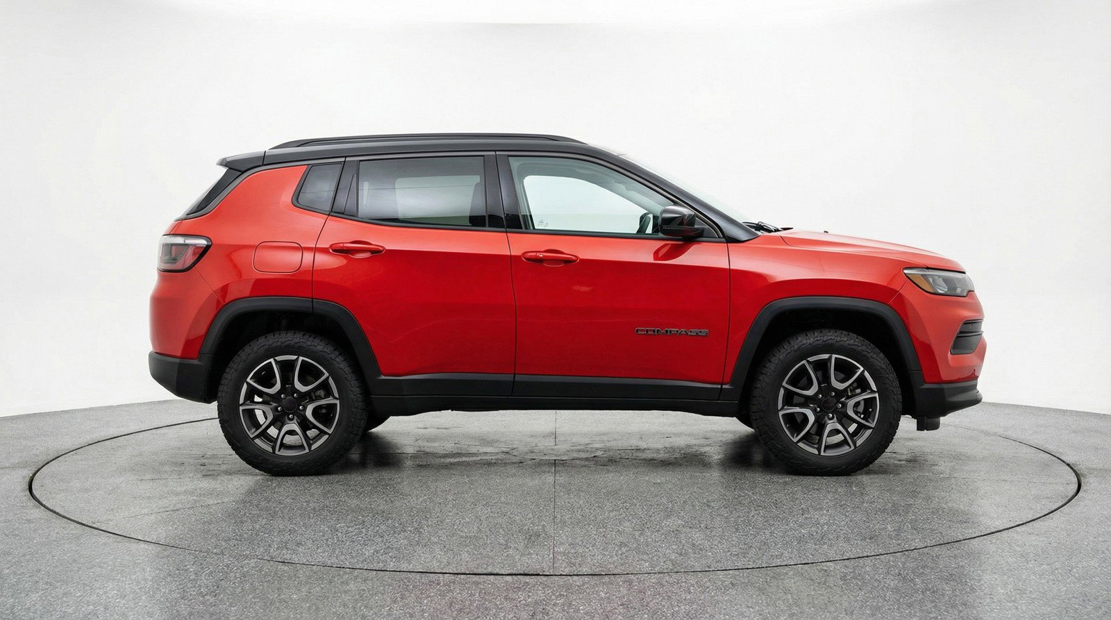 Used 2025 Jeep Compass Trailhawk image 11