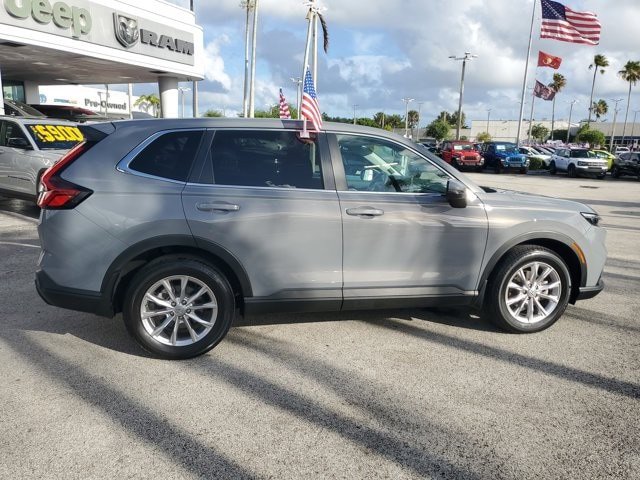 Used 2025 Honda CR-V EX image 8