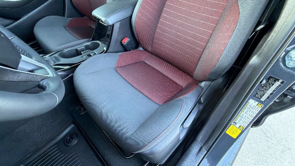 Used 2025 Toyota Corolla SE FWD image 14