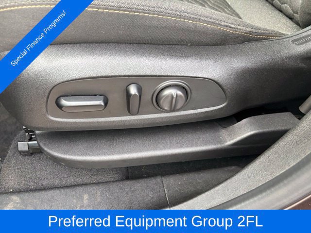 Used 2020 Chevrolet Equinox LT w/ Driver Convenience Package AWD/4WD image 14