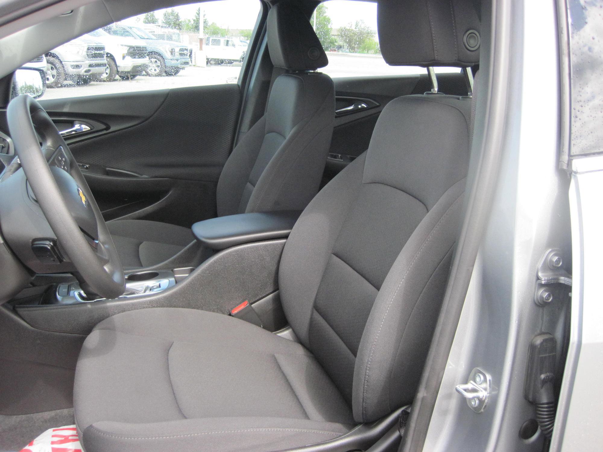 Used 2023 Chevrolet Malibu LS image 9