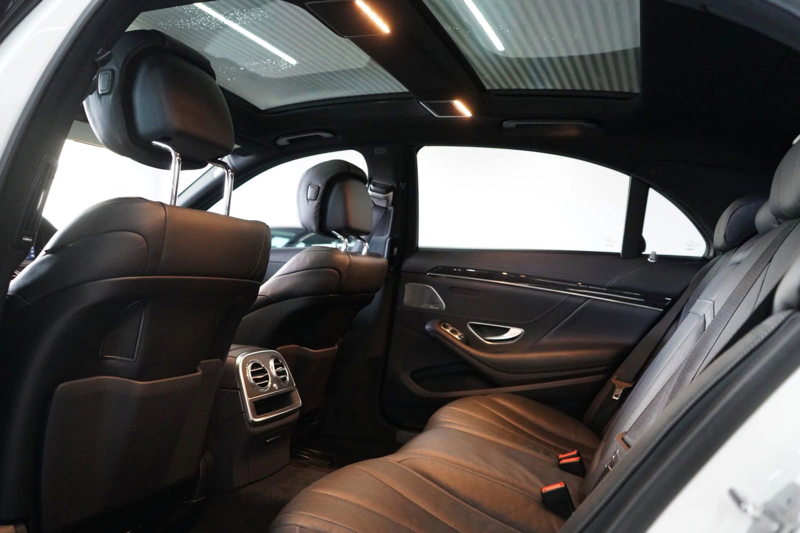 Used 2019 Mercedes-Benz S 450 Sedan image 15