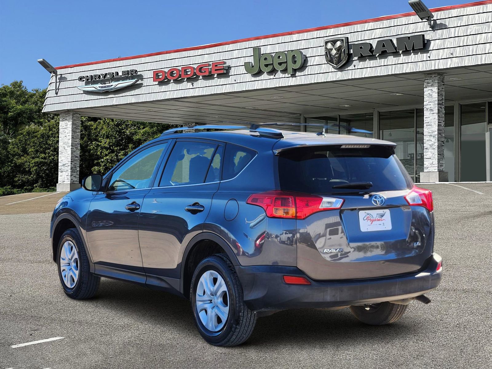 Used 2013 Toyota RAV4 LE image 5