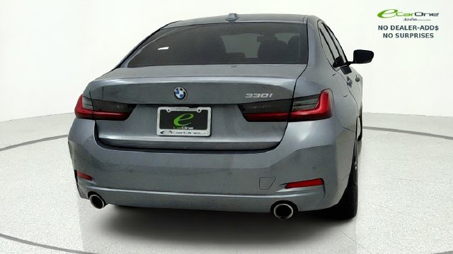 Used 2023 BMW 330i Sedan w/ Driving Assistance Package RWD image 9