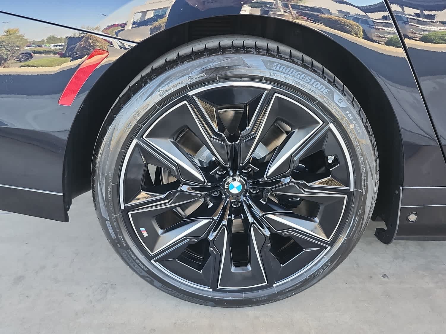 New 2026 BMW 750e xDrive w/ Executive Package AWD/4WD image 10