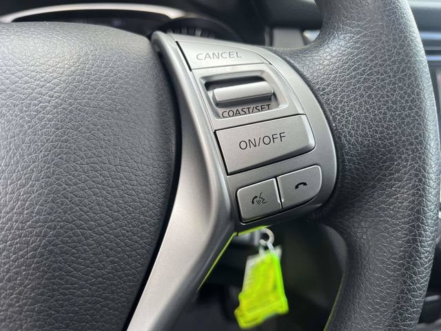 Used 2016 Nissan Rogue S FWD image 23