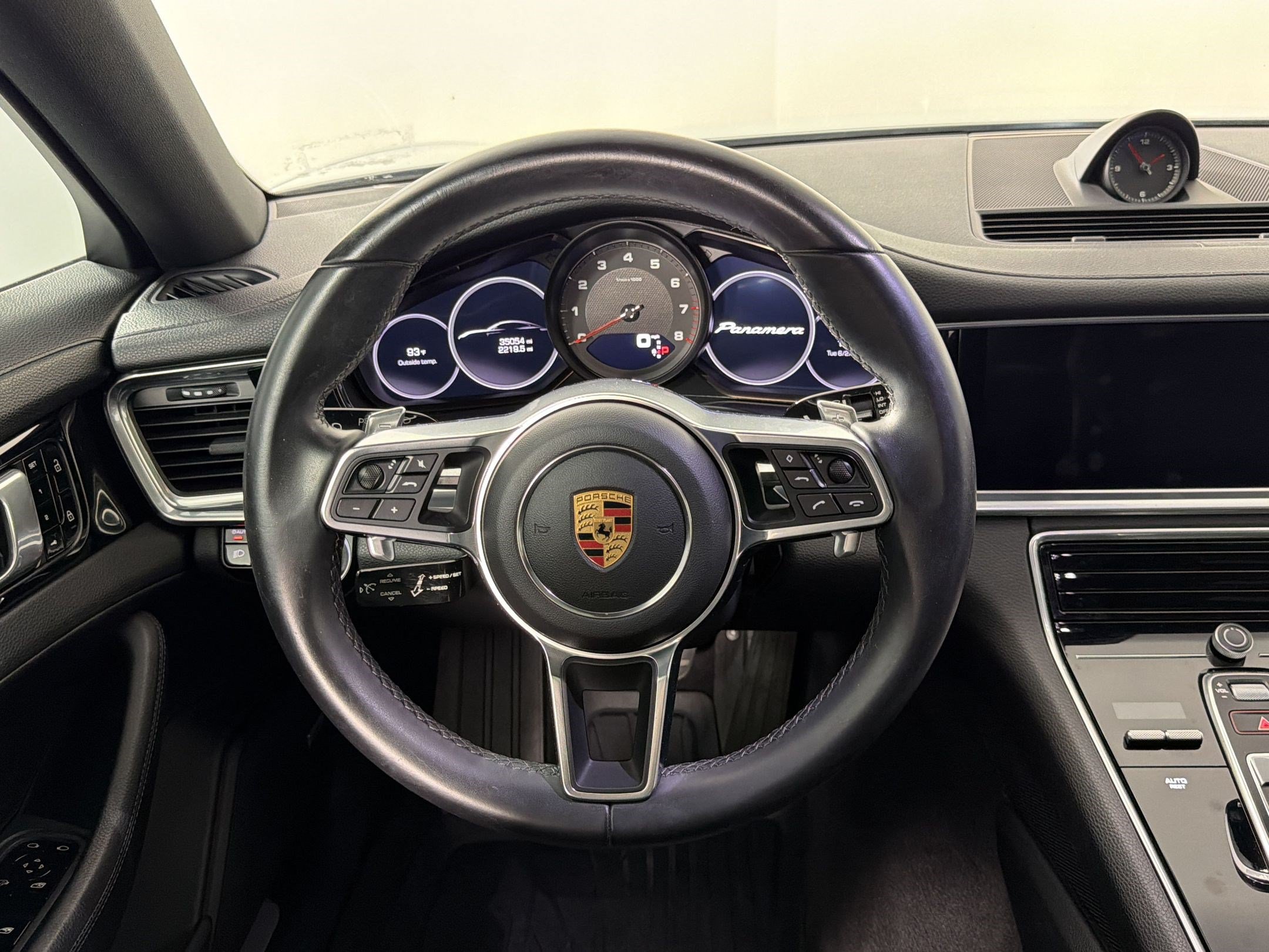 Certified 2019 Porsche Panamera image 11