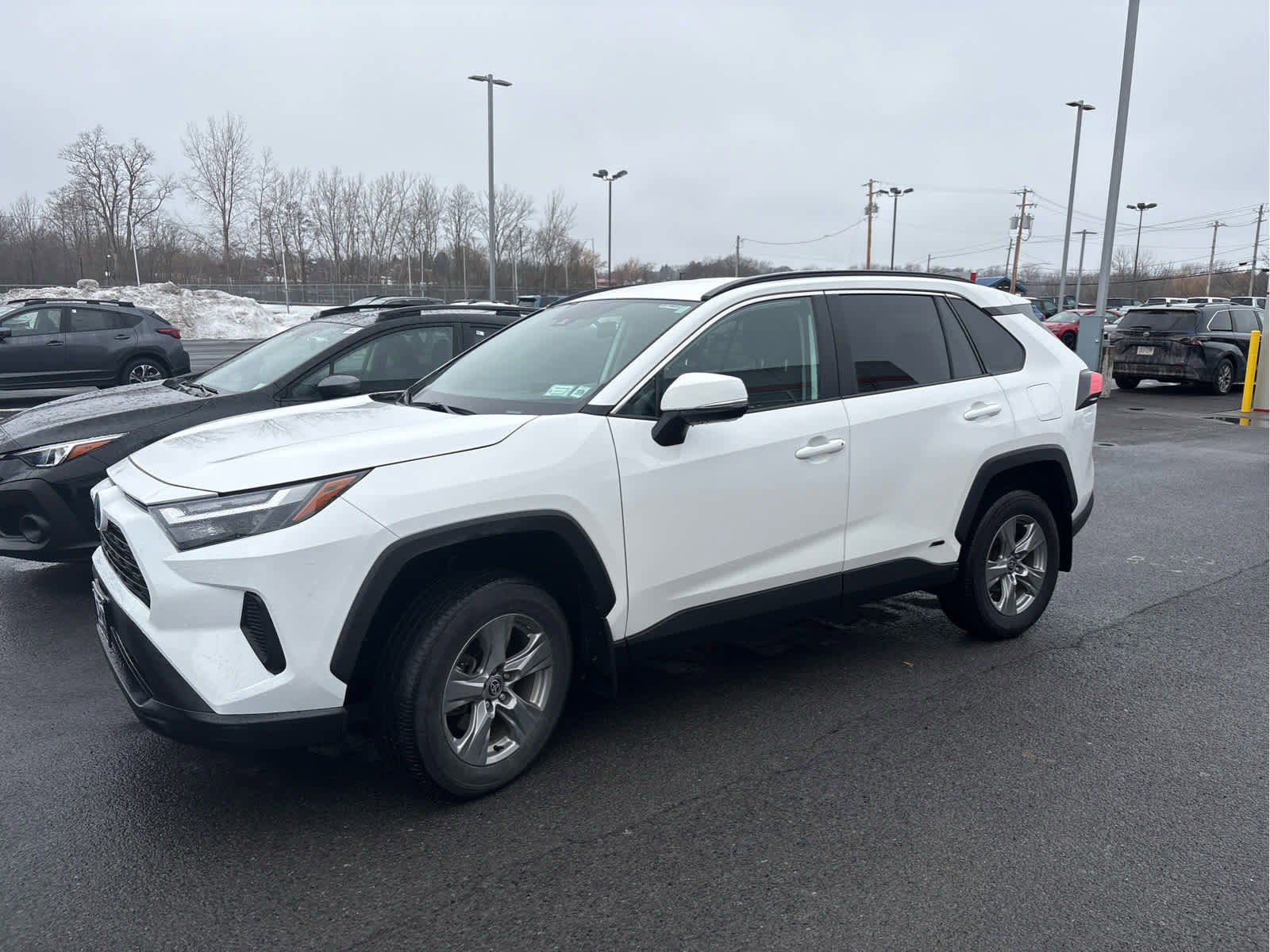 Used 2023 Toyota RAV4 XLE w/ XLE Grade Weather Package image 5