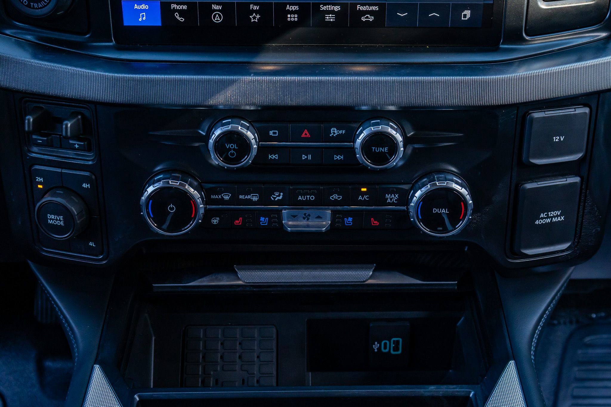 Used 2025 Ford F450 Platinum w/ FX4 Off-Road Package image 26