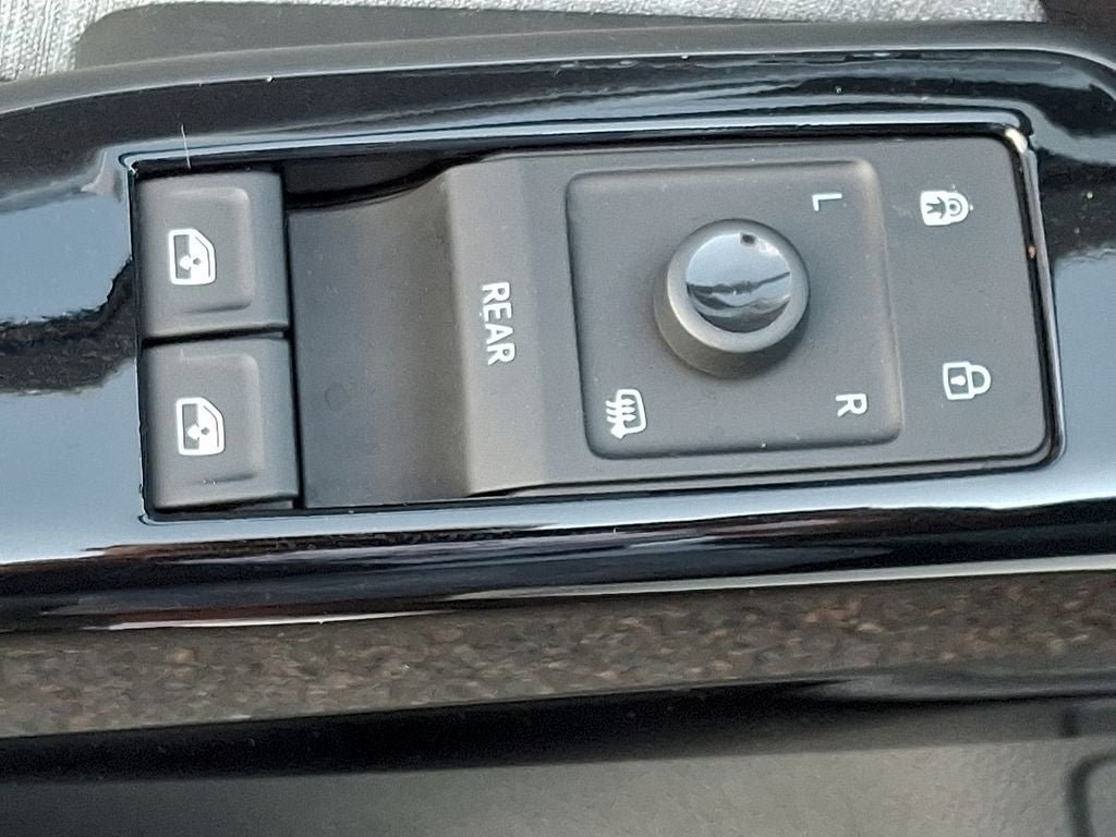 Certified 2023 Volkswagen ID.4 Pro RWD image 25