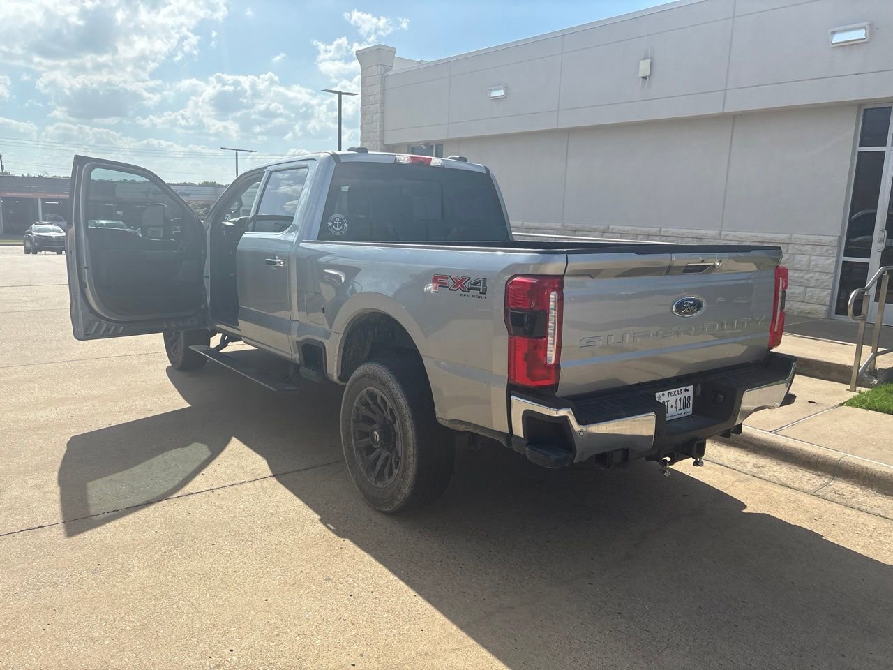 Certified 2023 Ford F350 Lariat w/ Lariat Ultimate Package AWD/4WD image 2