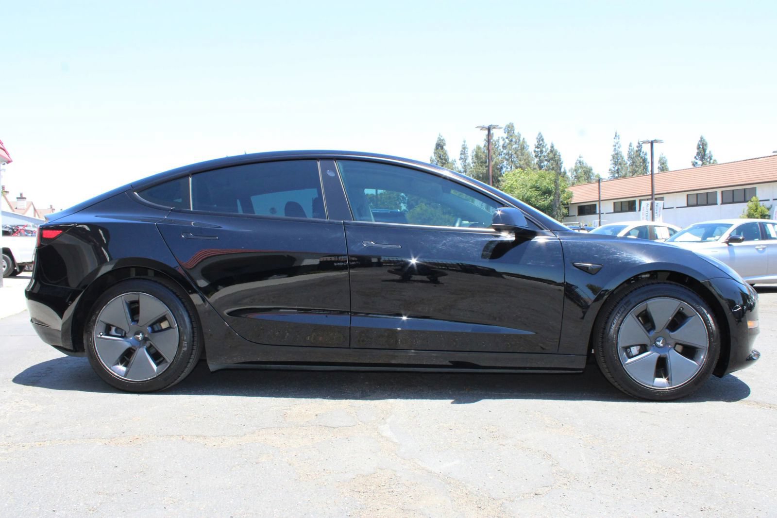 Used 2022 Tesla Model 3 Long Range AWD/4WD image 36