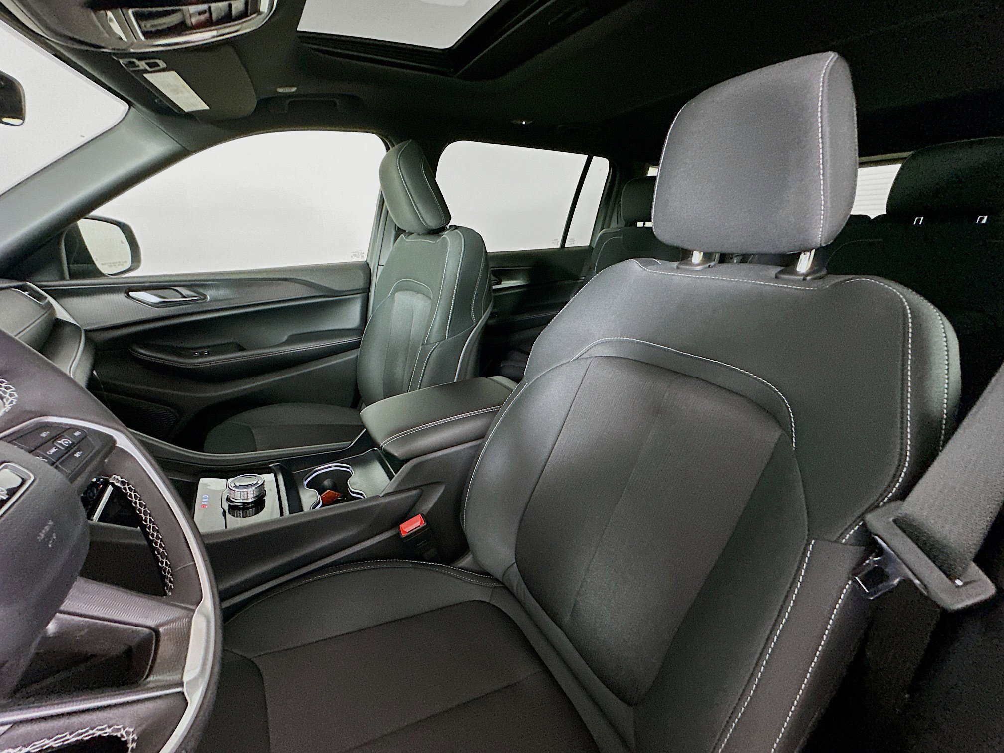 Used 2025 Jeep Grand Cherokee L Laredo w/ Luxury Tech Group I AWD/4WD image 26