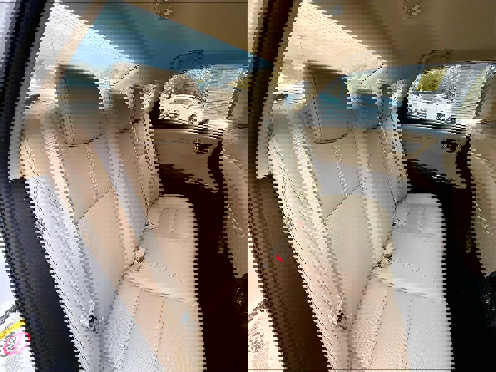 Used 2018 Toyota Avalon Limited image 16