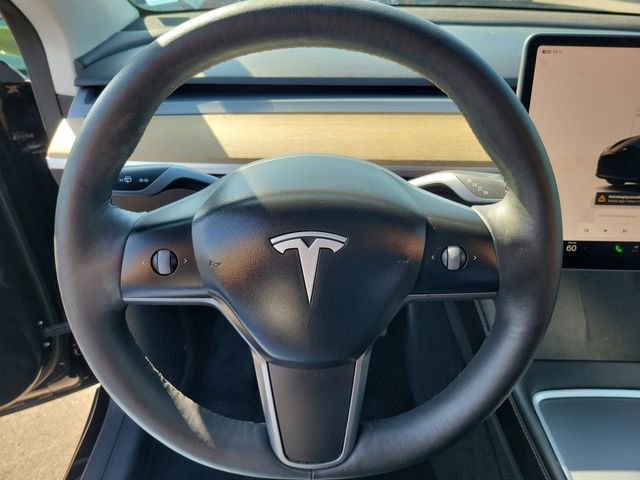 Used 2022 Tesla Model Y Long Range image 23