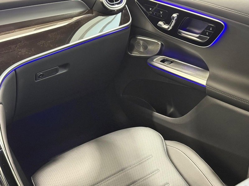 New 2026 Mercedes-Benz GLC 300 4MATIC image 9