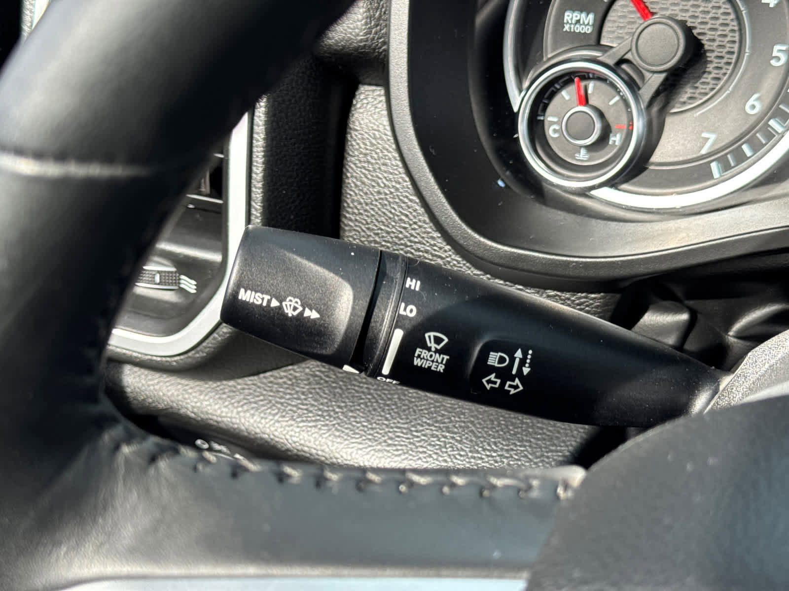 Used 2023 Jeep Grand Cherokee Limited w/ Luxury Tech Group II image 56