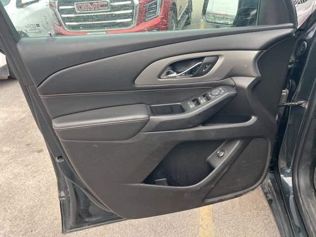 Used 2020 Chevrolet Traverse LT w/ Driver Confidence II Package AWD/4WD image 14